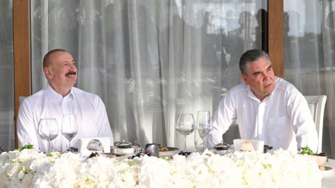 Liderlər birgə nahar etdilər