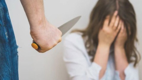 Gəncədə 43 yaşlı qadın bıçaqlandı