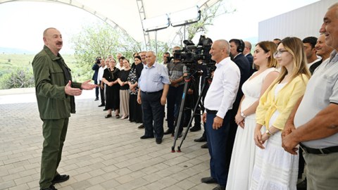 Prezidentin Xocalı sakinləri ilə səmimi söhbəti