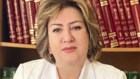 Maşınını xadimələrə yudurdan məktəb direktoru işdən çıxarıldı