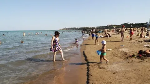 Çimərliklərdə suyun temperaturu YÜKSƏLİB