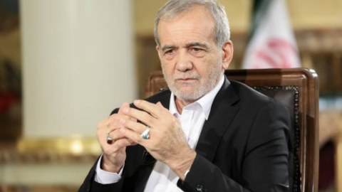 Pezeşkian Qərbə səsləndi: Xamenei&nbsp;qadağa qoyub
