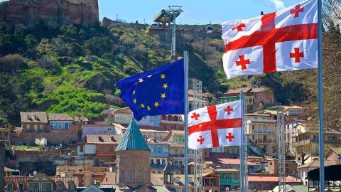Gürcüstanın AB-yə üzvlüyü dayandırıldı, hökumət tanınmadı