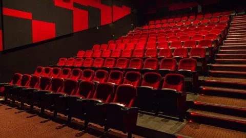 Jurnalistlər kinoteatrlarda pulsuz filmə baxa biləcəklər