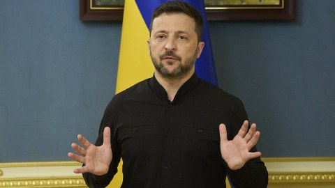 Zelenski 16 ölkəyə yeni səfir təyin etdi