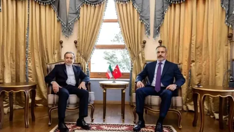 Hakan Fidan iranlı həmkarı ilə danışdı