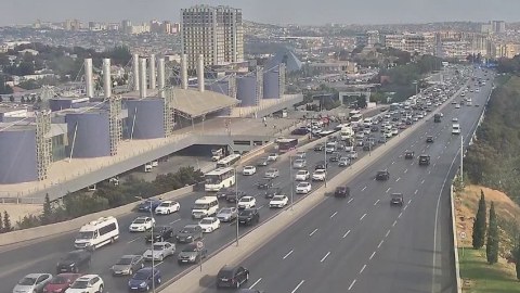3 əsas prospektdə TIXAC var