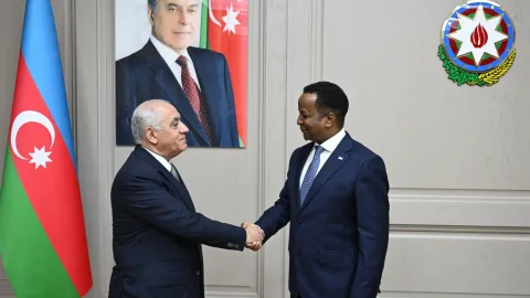 Əli Əsədov Somali naziri ilə görüşdü