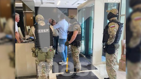 Rusiya polisi&nbsp;İsgəndər Xəlilovun oğlunun ofisinə BASQIN ETDİ&nbsp;- FOTO
