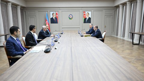 Əli Əsədov Gürcüstan naziri ilə görüşdü