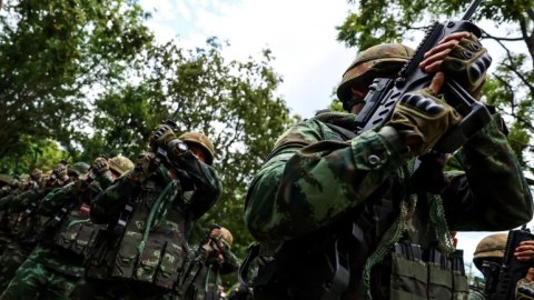 Tayland-Kamboca sərhədində gərginlik - Qarşılıqlı hücumlar