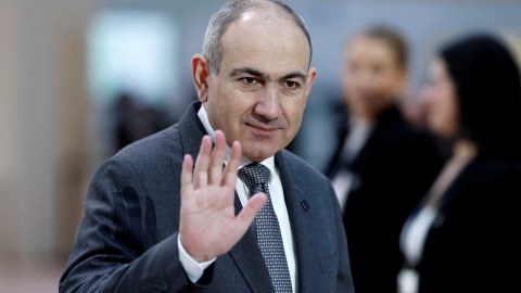 Paşinyan uzunmüddətli məzuniyyətə çıxdı