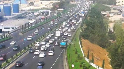 Paytaxtın iki əsas prospektində TIXAC var