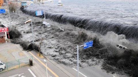 Sunami dalğaları Havay adalarına çatdı