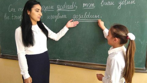 Bu müəllimlərin maaşı 35% artırılıb