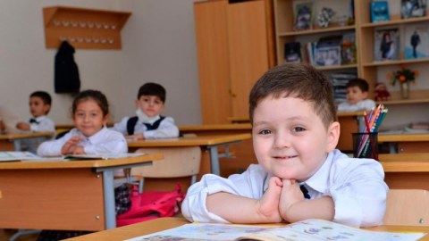 Məktəblərdə rus bölməsi üzrə qəbul prosesi yekunlaşdı