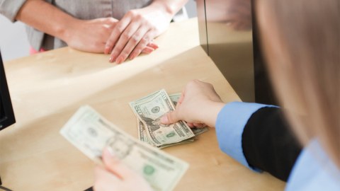 Xarici maliyyə mənbələri ilə bağlı bank əməliyyatları sərtləşdirildi