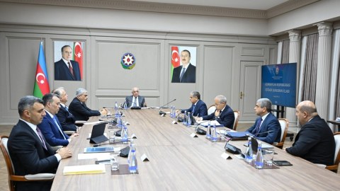 Əli Əsədov nazirləri topladı: tapşırıqlar verildi