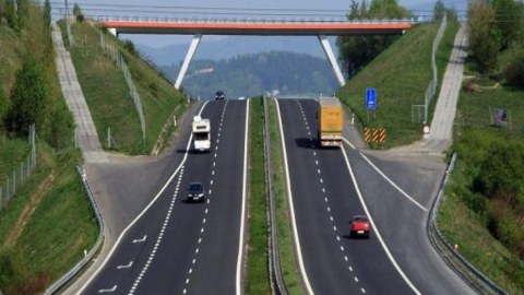 Avtomagistraldan ödənişli yol kimi istifadə Qaydasında dəyişiklik edildi