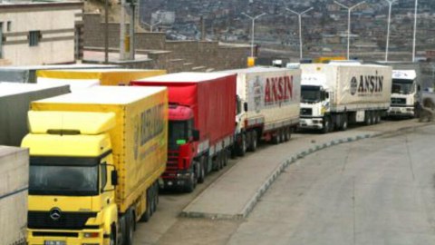"Qırmızı Körpü&rdquo; gömrük postunda 120 avtomobil gözləyir