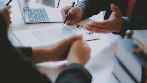 Azərbaycanda yeni qanun - Heç bir şirkət əsl sahibini GİZLƏDƏ BİLMƏYƏCƏK