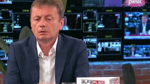 Serbiyalı nazir canlı yayımda insult keçirdi - ANBAAN GÖRÜNTÜLƏR