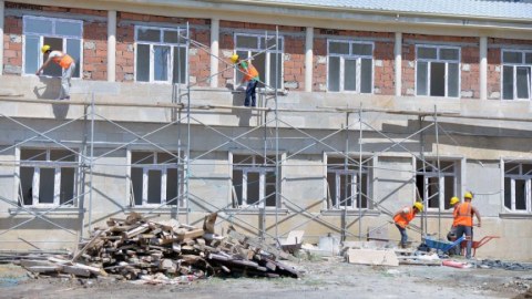 Bakıda 10 məktəbdə tikinti və təmir işləri aparılır