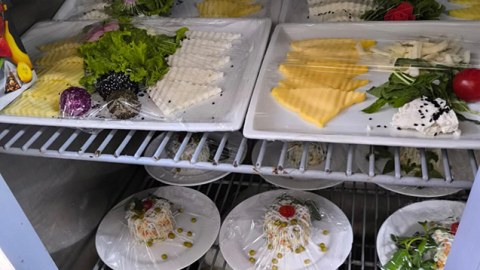 Bakıda məşhur restoranda nöqsanlar aşkarlandı