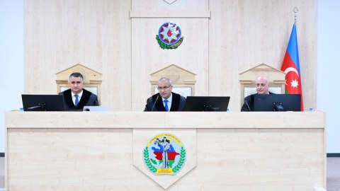 Arayik və digərləri hakim qarşısında