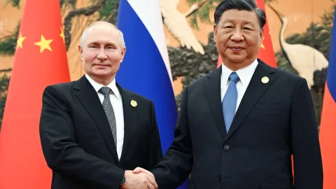 Putin Çin lideri ilə danışıqlar apardı