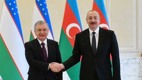 İlham Əliyev Mirziyoyevə zəng etdi