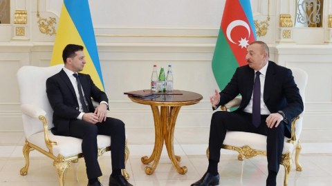 Liderlər Rusiyanın&nbsp;SOCAR-ın neft anbarına hava zərbələrini PİSLƏDİ
