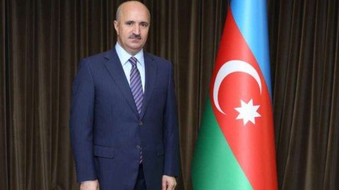 Prezident Rauf Vəliyevi təltif etdi