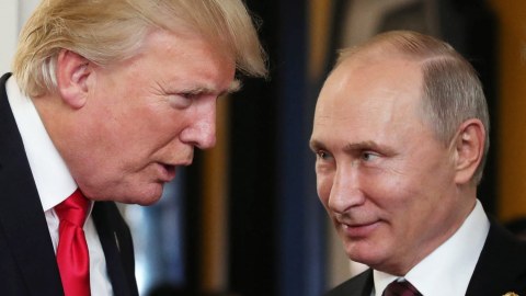 Tramp Putinlə təkbətək görüşəcək