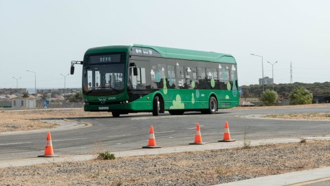 Avtobus idarə edəcək qadın sürücülər hazırlanır