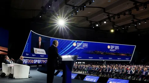 Putin onlara güvənmir - Kreml elitası daxilində PARÇALANMA