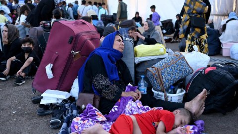 İran 2 milyon&nbsp;qaçqını Əfqanıstana qaytaracaq