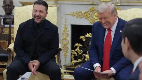 Zelenski ilə Tramp bir-birlərinə hədiyyə verdilər