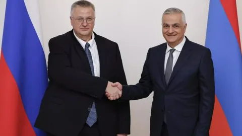 Overçuk İrəvanda regionu müzakirə etdi