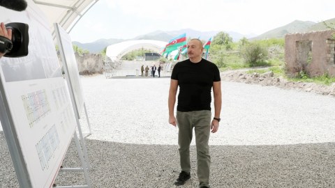 İlham Əliyev&nbsp;Ermənistana pulsuz silah verilməsinin məqsədini açıqladı