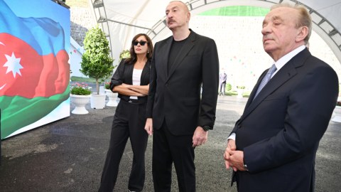 Millətimizin yolu həmişə açıq olsun!