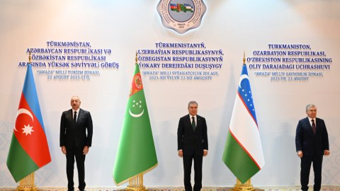 Üç ölkə lideri GÖRÜŞDÜ