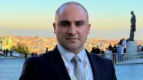 İki ay əvvəl vəzifəyə təyin edilən jurnalist istefa verdi