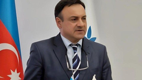 Övladı tələbə adını qazanan deputatdan AÇIQLAMA