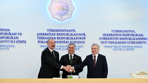 Liderlərin üçtərəfli görüşü yeni mərhələnin başlanğıcıdır