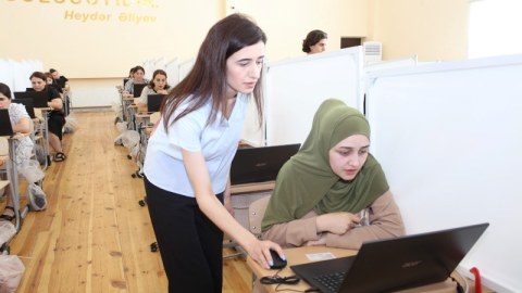 Məktəblərdə kitabxanaçı&nbsp;işinə qəbul aparılır