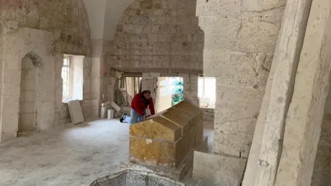 Suriyaya məlumat verildi: Nəsiminin məzarı Azərbaycana gətirilə bilər