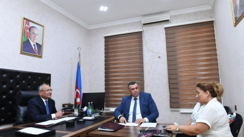 Rövşən Rzayev vətəndaşları qəbul etdi - FOTOLAR