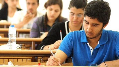 Fond ödənişli ixtisaslara qəbul olunan tələbələrə kömək TƏKLİF ETDİ