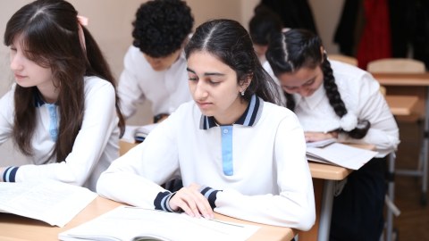 Məktəbin bütün 49 məzunu universitetə qəbul olundu